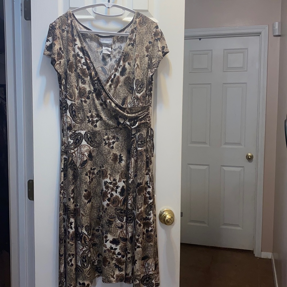 A Karin Steven’s dress